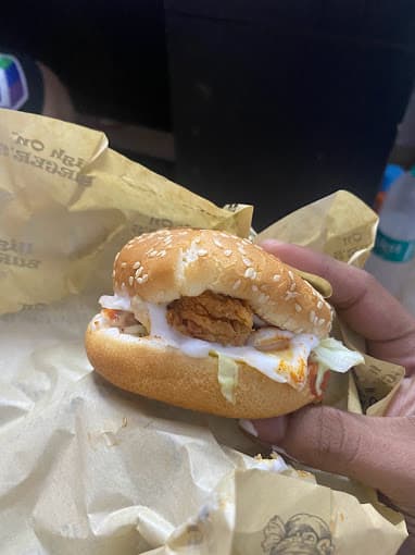 High On Burgers: Burger Lovers' Paradise in Amar Colony, Lajpat Nagar